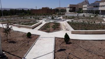 گل آرایی و زیباسازی میدان جدید در پردیس طاق بستان